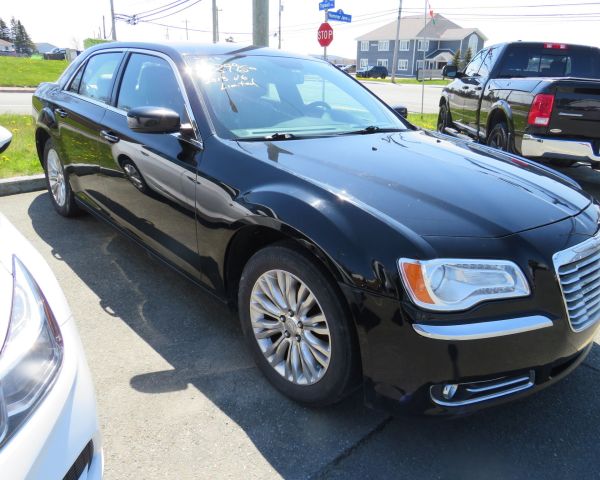 2013 Chrysler 300 M V6