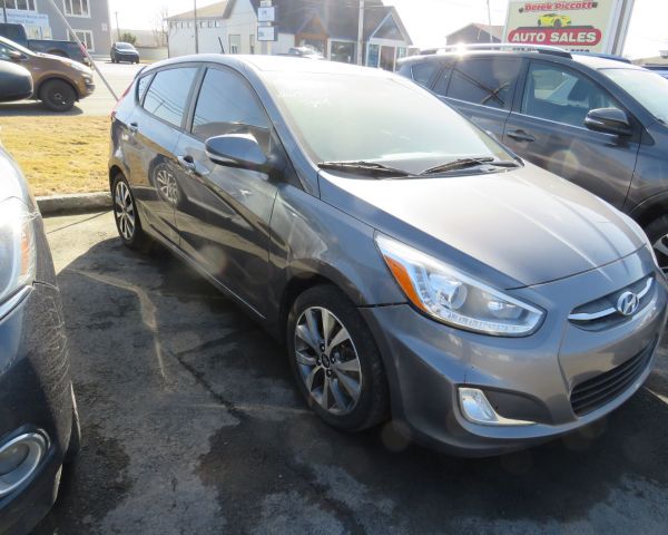 2017 Hyundai  accent gt 6 spd manuel