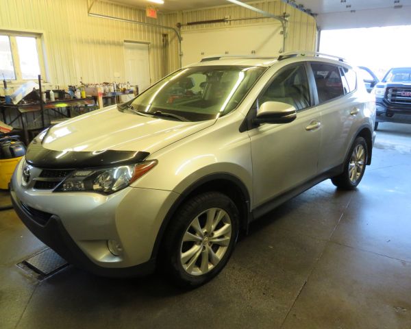 2015 Toyota
 rav 4 auto limited