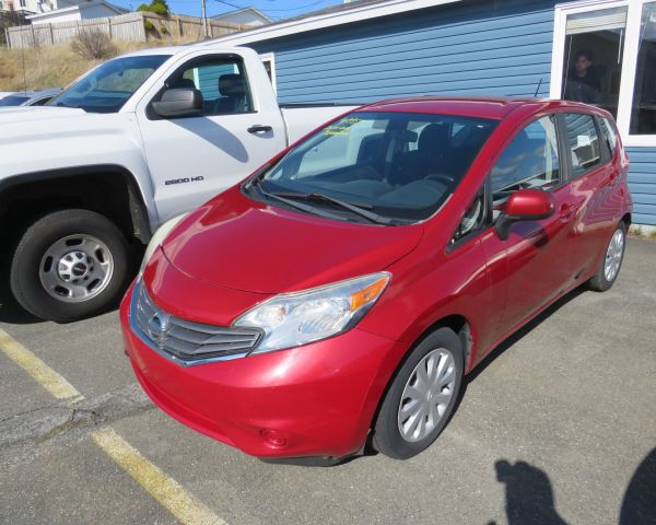 2014 Nissan versa  auto loaded